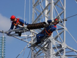 Якутские энергетики учатся работать на высоте