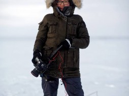 Yakutian Style. Якутские женщины превращаются зимой в лыжниц
