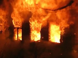 В Якутии сгорели частный дом и баня 