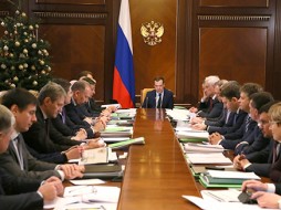 Медведев уверен в достижении инфляции в 4% в 2017 году