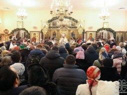В Якутске сотни людей встретили Рождество Христово 