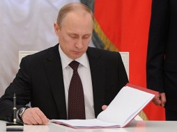 Путин уволил 16 генералов МВД, МЧС и СКР‍