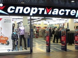 В Якутске студентка и автослесарь шесть раз обокрали магазин "Спортмастер"