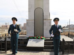 В Якутске вспомнили сотрудников МЧС России, погибших при исполнении служебного долга