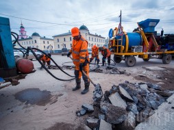 В Якутске начались работы по ямочному ремонту улично-дорожной сети 