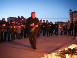 Глава Якутии Егор Борисов принял участие в траурной панихиде по погибшим в результате теракта в Санкт-Петербурге