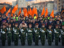 Егор Борисов вместе с тысячами якутян зажег «Свечу памяти»