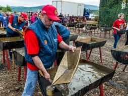 Якутяне могут принять участие в "Старательском фарте" по промывке золота