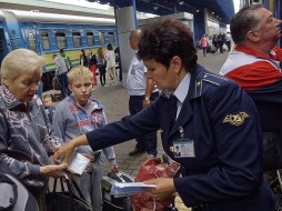 с 1 июля Киев планирует полностью прекратить железнодорожное пассажирское сообщение с РФ