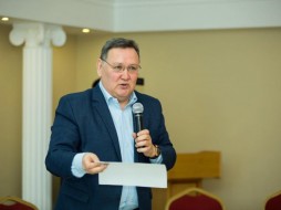 Виктор Федоров предложил предусмотреть процедуру отзыва депутатов Якутии