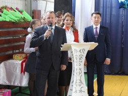 Следователи Якутии поздравили воспитанников подшефного учреждения с окончанием учебного года и Днем защиты детей