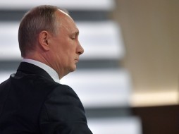 Путин одобрил закон о создании «реестра коррупционеров»