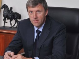 Спикер Госсобрания Якутии поздравил с юбилеем директора "Якутугля" Игоря Хафизова