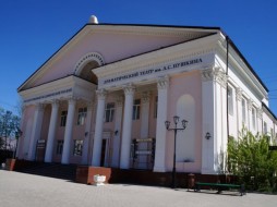 Русский театр в Якутске первым открывает театральный сезон 