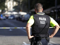Главные телеканалы Испании прервали основное вещание, чтобы показывать информацию о серии терактов в прямом эфире