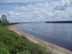 На реке Вилюй в Якутии найдены тела двух пассажиров перевернувшейся шлюпки