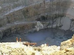 На руднике "Мир" сохраняется угроза прорыва большого объема воды в шахту