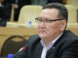 Виктор Федоров проведет парламентские слушания по ценам на авиабилеты