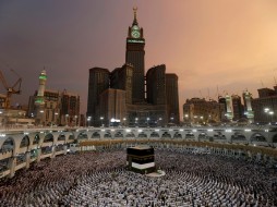 В Мекке с начала хаджа погибли не менее 39 паломников из арабских стран