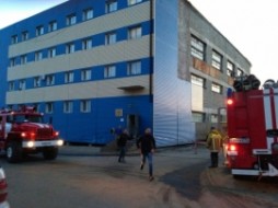 В Мирном в Якутии в ремонтном цехе ЗЭС обрушились железобетонные плиты