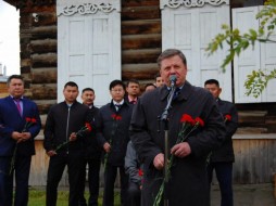 Сегодня якутяне почтили память Максима Аммосова