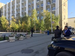 В Якутске из-за угрозы взрыва эвакуированы  мэрия, автовокзал и аэровокзал 