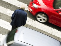 В России с сегодняшнего дня ужесточили штраф для автомобилистов, не пропускающих пешеходов