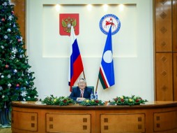Егор Борисов поздравляет якутян с Новым годом и Рождеством Христовым
