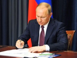 Путин подписал указ о проведении Года добровольца в 2018 году