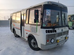 В Якутске водитель не выпустил  из автобуса пассажира из-за неработающей карты