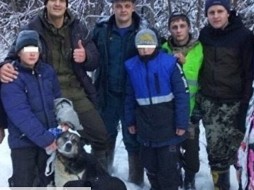 Собаки спасли потерявшихся в лесу детей