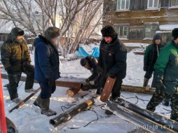 Егор Борисов поставил задачу в первую очередь подключить к теплу жилые дома в пострадавшем Бердигестяхе