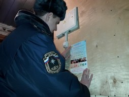 Пожарные Якутии проводят профилактическую работу в жилом секторе