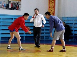Сотрудники ОСН «Белый медведь» УФСИН стали призерами соревнований по борьбе самбо