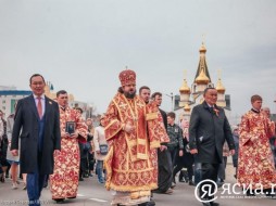 В честь Дня Победы в Якутске прошел Крестный ход