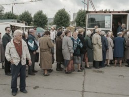 "Костлявая белка в колесе". Пессимизм россиян на рекордном уровне