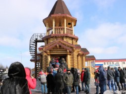 Архиепископ Якутский и Ленский Роман освятил храм и часовню  на предприятиях группы компаний «Колмар»