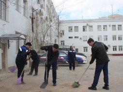 Коллектив Якутского филиала Почты России принял участие в весеннем субботнике