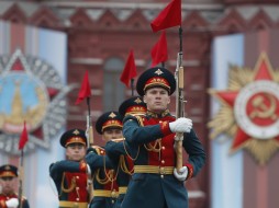 Воздушную часть парада Победы в Москве отменили из-за погоды