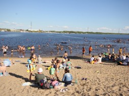 В Якутске открыли городской пляж