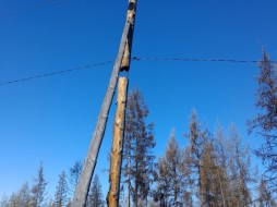 В Якутии из-за сельхозпала сгорела электроопора, питающая аэропорт 