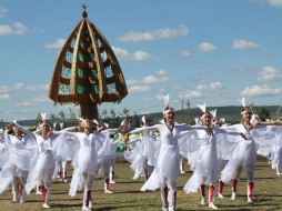 Розыгрыши призов на «Ысыахе Туймаады» проводят спонсоры мероприятий