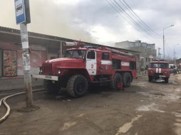 В Якутске горит магазин по улице Рихарда Зорге