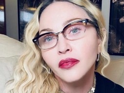 Мадонна станет режиссером и сценаристом фильма-автобиографии о себе