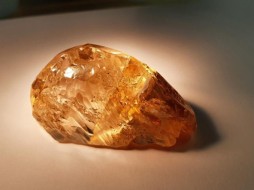 АЛРОСА реализовала крупные алмазы в Дубае на $8,7 млн