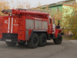 В Якутске в пожаре погибли женщина и двое детей