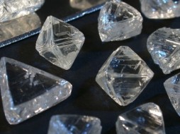 АЛРОСА успешно провела цифровой аукцион алмазов спецразмеров