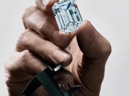 Крупнейший в истории России бриллиант оценили более чем в $14 млн