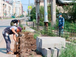 В Якутске осужденные благоустраивают улицы