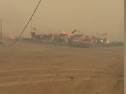 Огонь повредил 23 жилых дома и хозяйственных постройки в селе Бясь-Кюёль Горного района Якутии